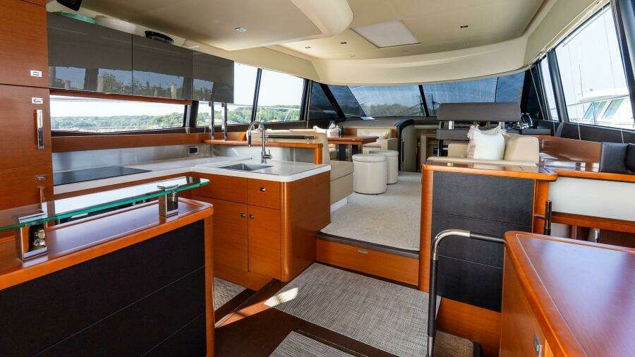 2014 Prestige 550 Flybridge