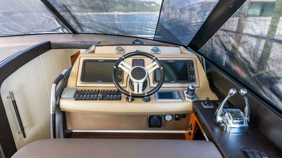 2014 Prestige 550 Flybridge