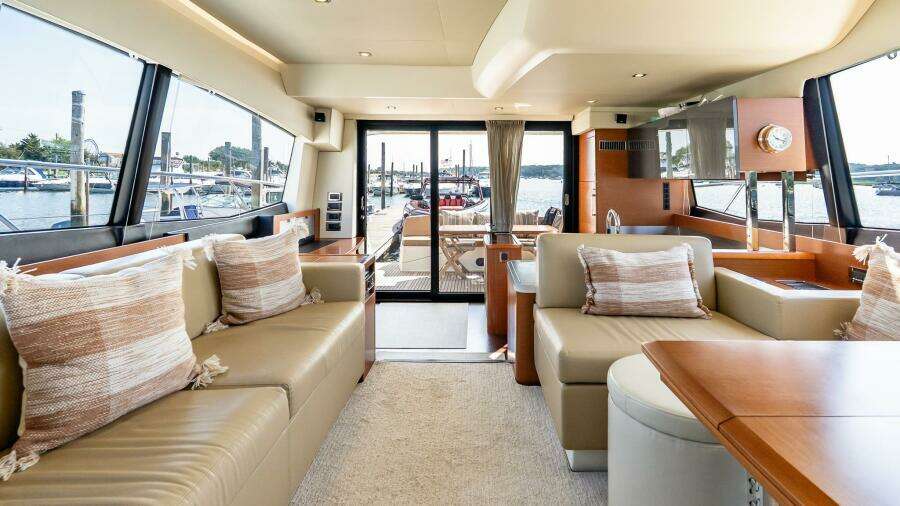 2014 Prestige 550 Flybridge