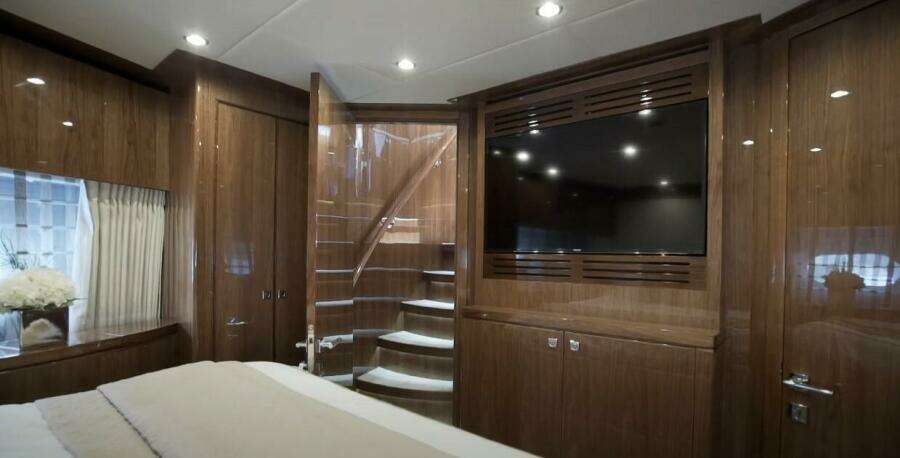 2017 Hargrave Raised Pilothouse