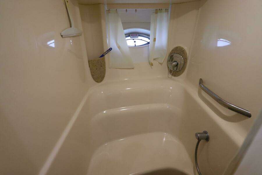 2004 Sea Ray 420 Sundancer