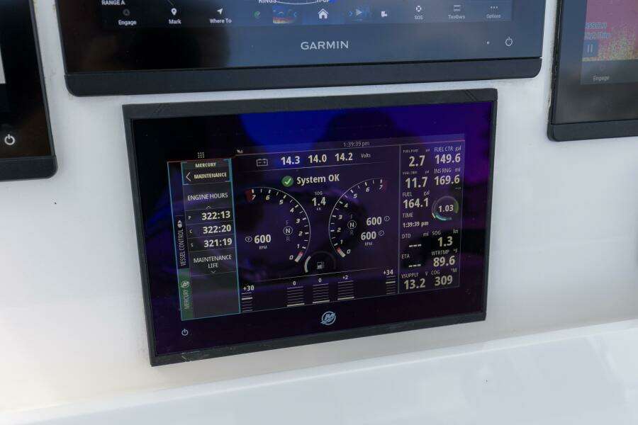 2020 Invincible 39 Open Fisherman Helm And Electronics (7)