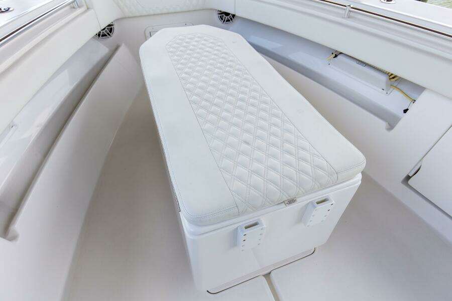 2020 Invincible 39 Open Fisherman Storage