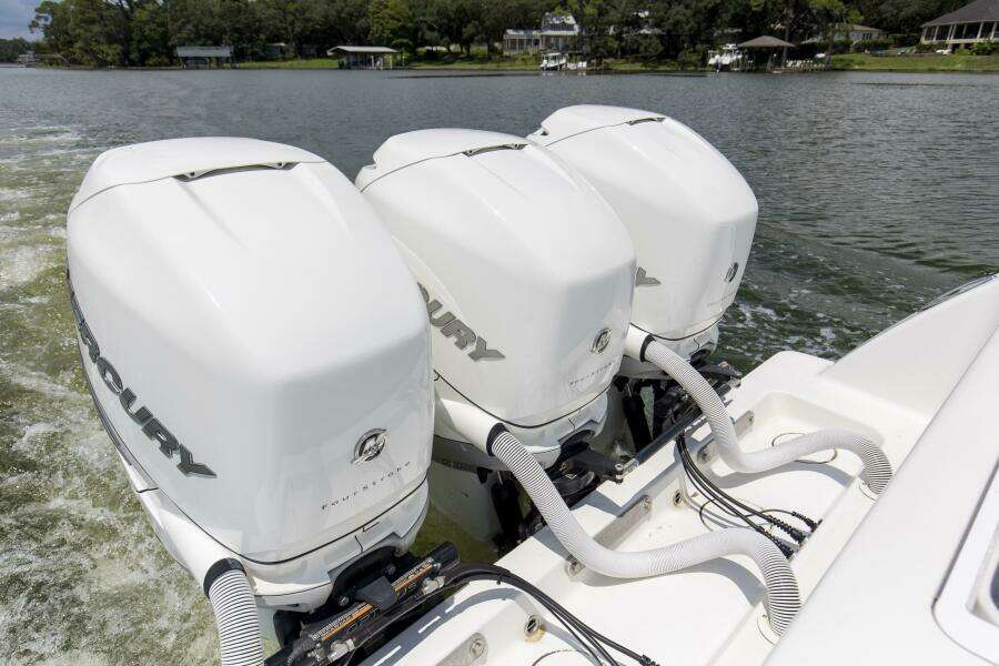 2020 Invincible 39 Open Fisherman Engines