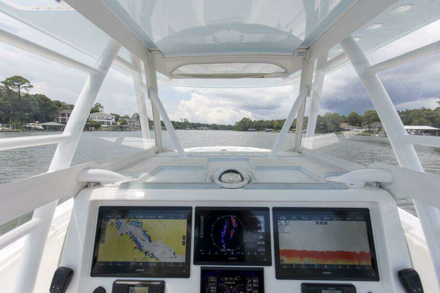 2020 Invincible 39 Open Fisherman Helm And Electronics (4)