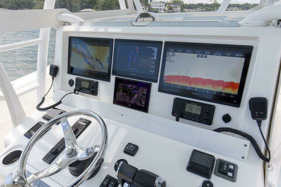 2020 Invincible 39 Open Fisherman Helm And Electronics (6)