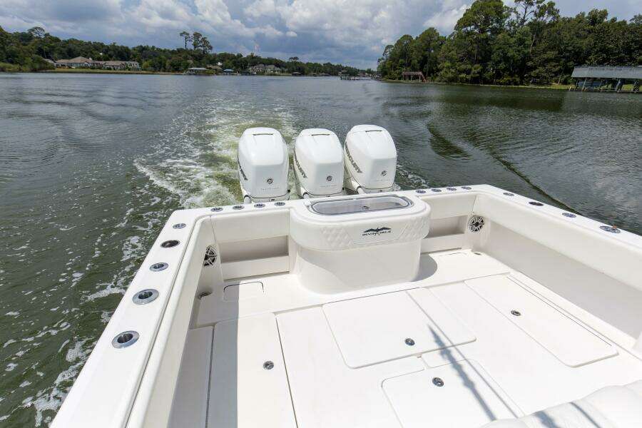 2020 Invincible 39 Open Fisherman Deck