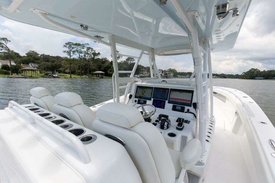 2020 Invincible 39 Open Fisherman Helm And Electronics (9)