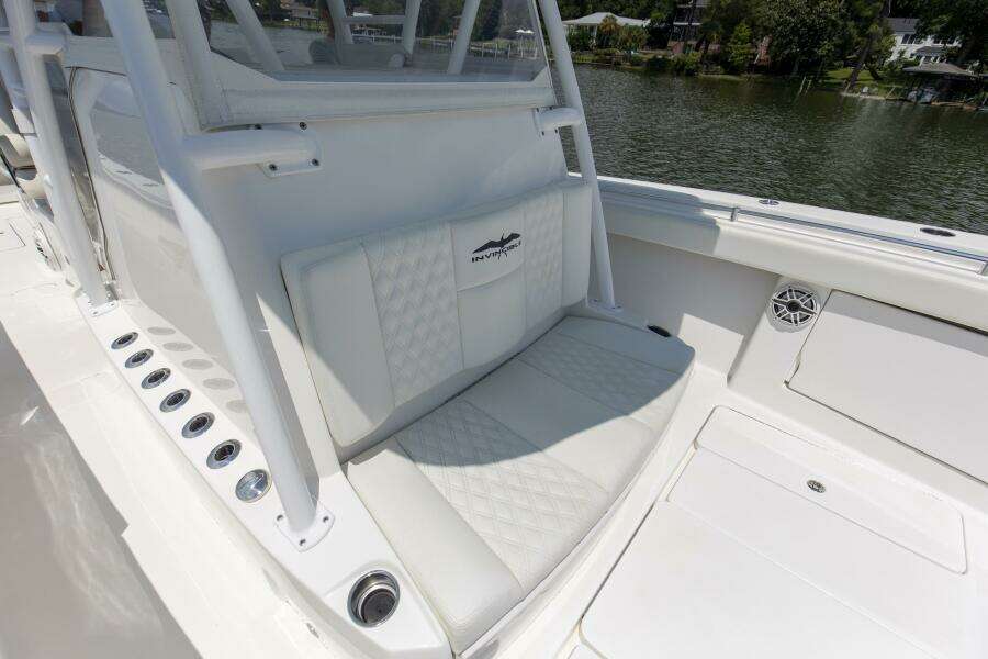 2020 Invincible 39 Open Fisherman Bow (5)