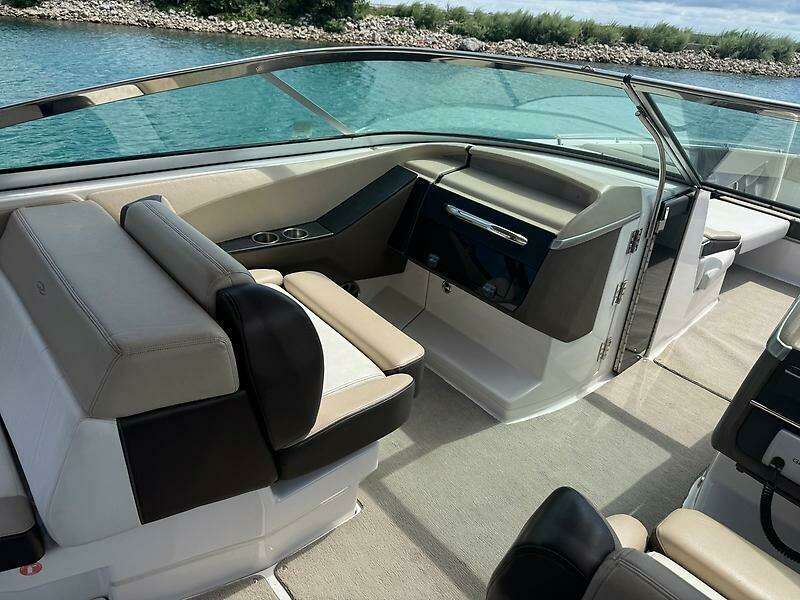 2013 Regal 3200 Bowrider