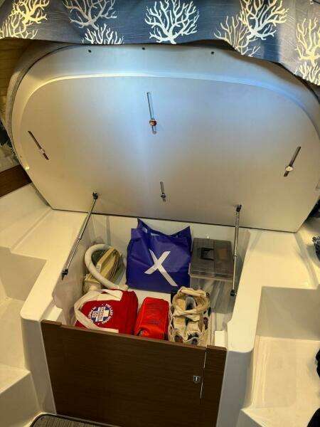 2021 Jeanneau NC 895