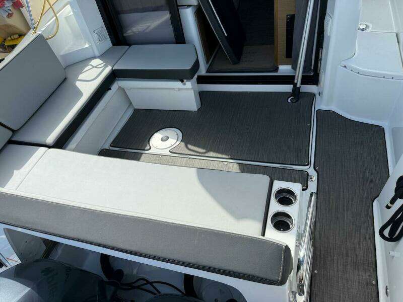 2021 Jeanneau NC 895