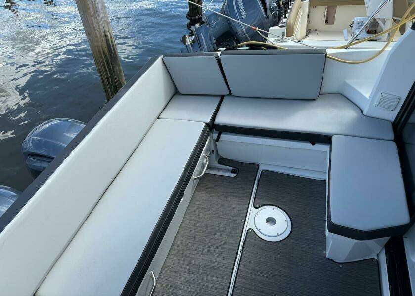 2021 Jeanneau NC 895