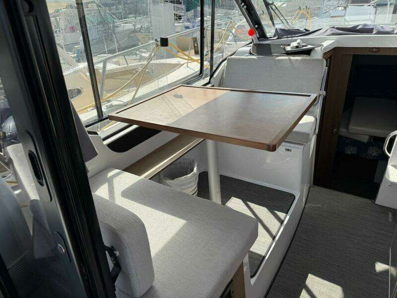 2021 Jeanneau NC 895