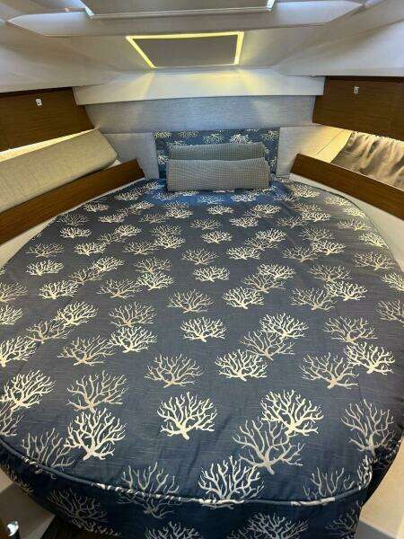 2021 Jeanneau NC 895