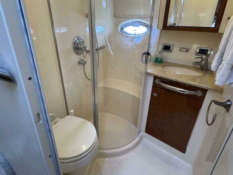 2004 Sea Ray 390 Motor Yacht