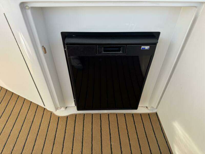 2004 Sea Ray 390 Motor Yacht