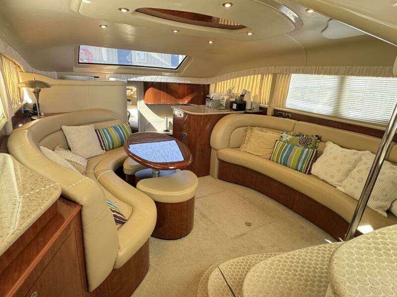 2004 Sea Ray 390 Motor Yacht