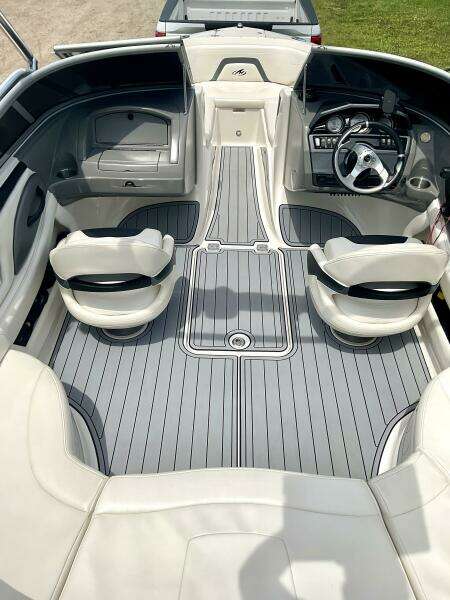 2012 Monterey 224 FS