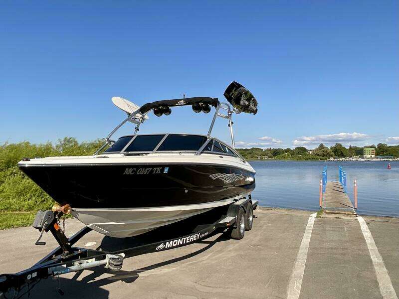 2012 Monterey 224 FS