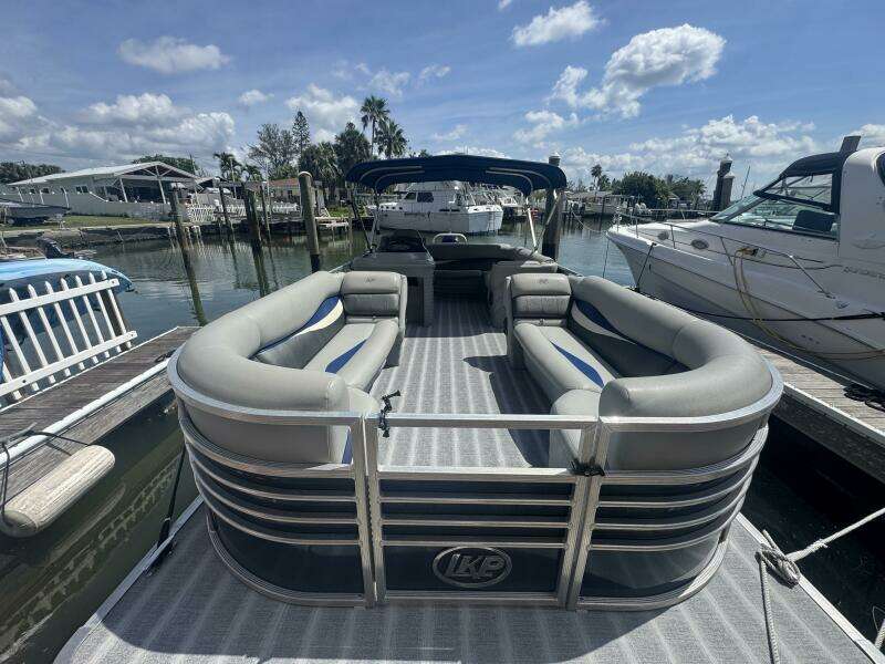 2021 Leisure Kraft Prestige 2635 LX Tri-Toon