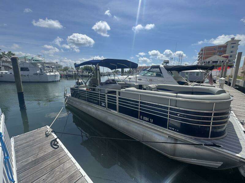 2021 Leisure Kraft Prestige 2635 LX Tri-Toon