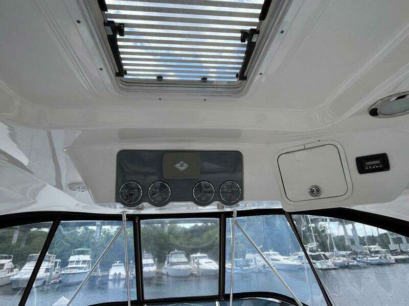 2007 Sea Ray 52 Sedan Bridge