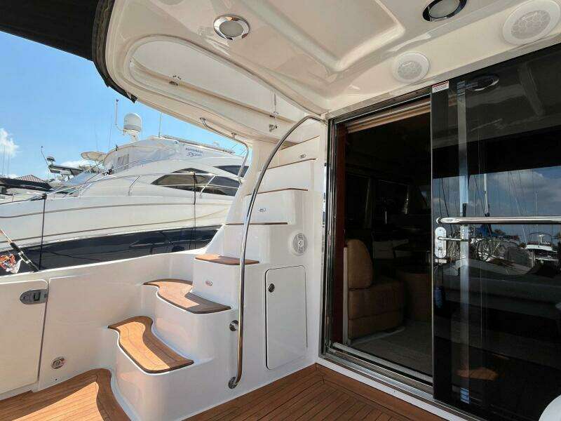 2007 Sea Ray 52 Sedan Bridge