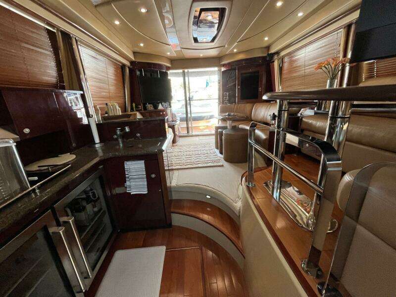 2007 Sea Ray 52 Sedan Bridge