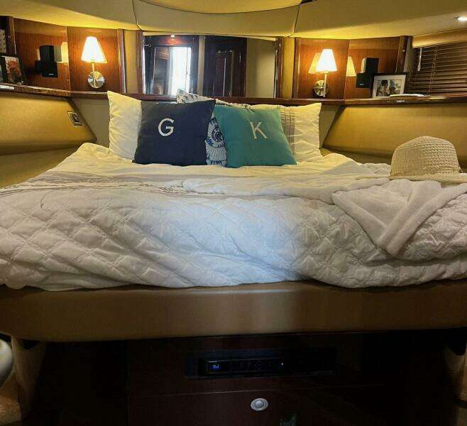 2007 Sea Ray 52 Sedan Bridge