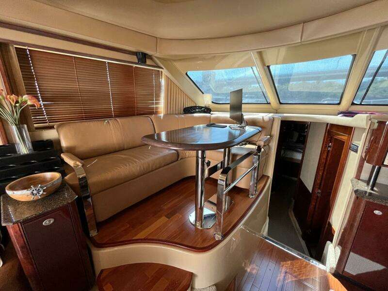 2007 Sea Ray 52 Sedan Bridge