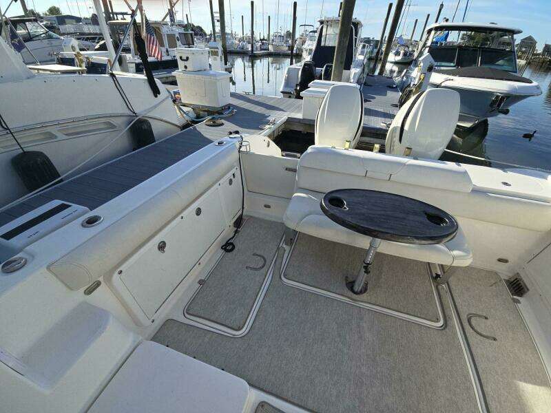 2008 Century 2900 Express