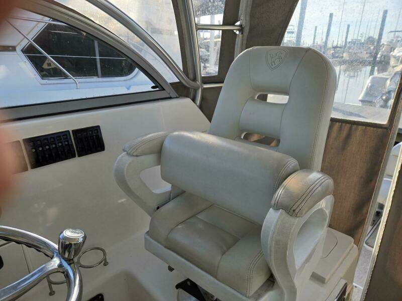 2008 Century 2900 Express