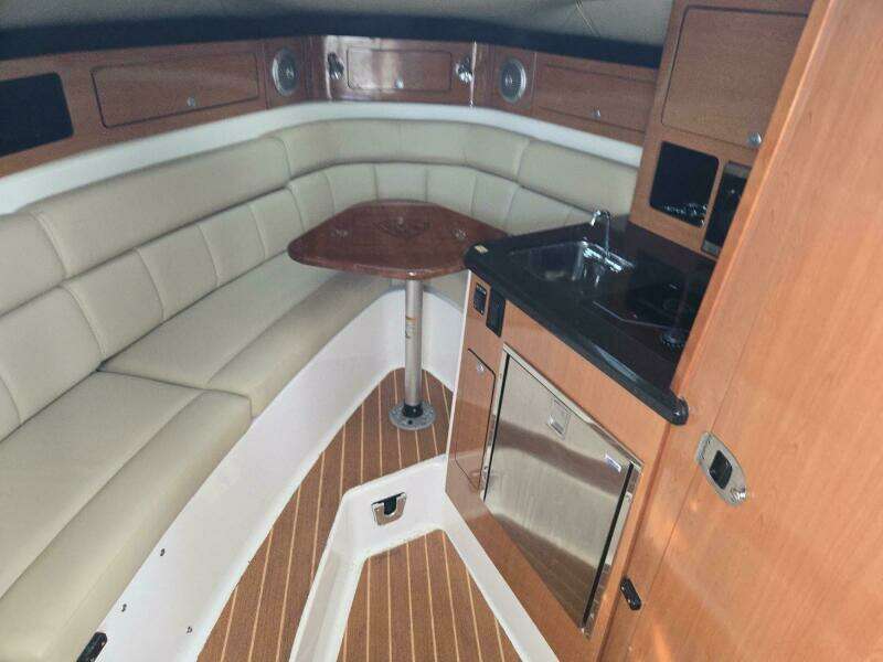 2008 Century 2900 Express