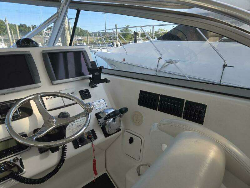 2008 Century 2900 Express