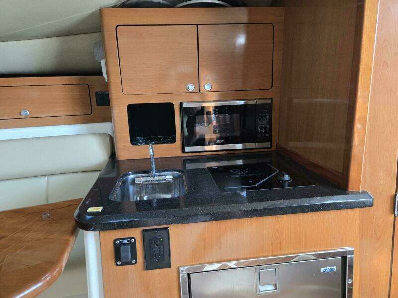 2008 Century 2900 Express