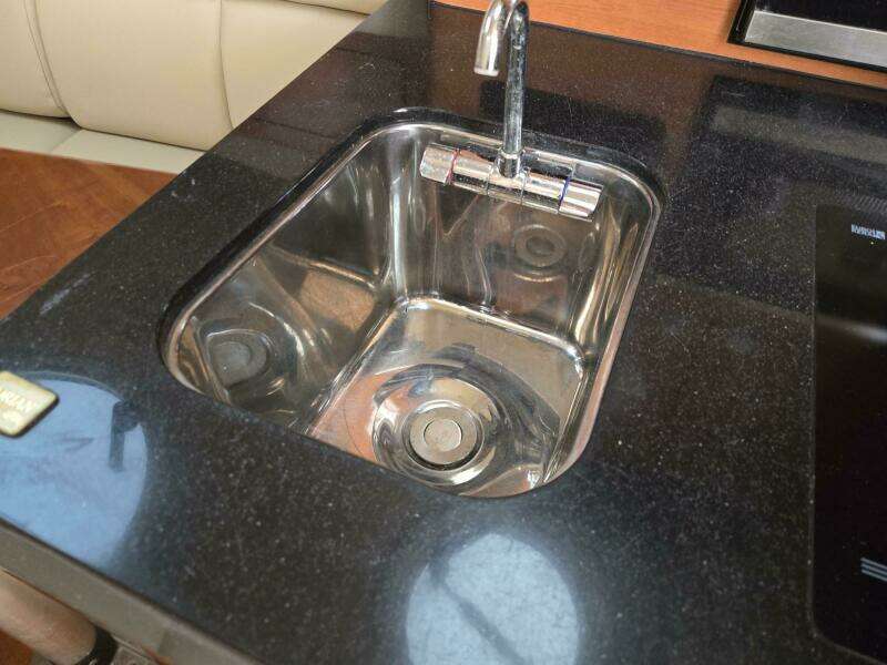 2008 Century 2900 Express