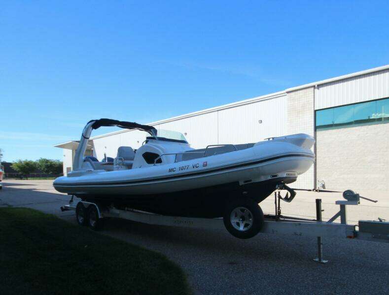 2024 Zodiac Medline 9 NEO