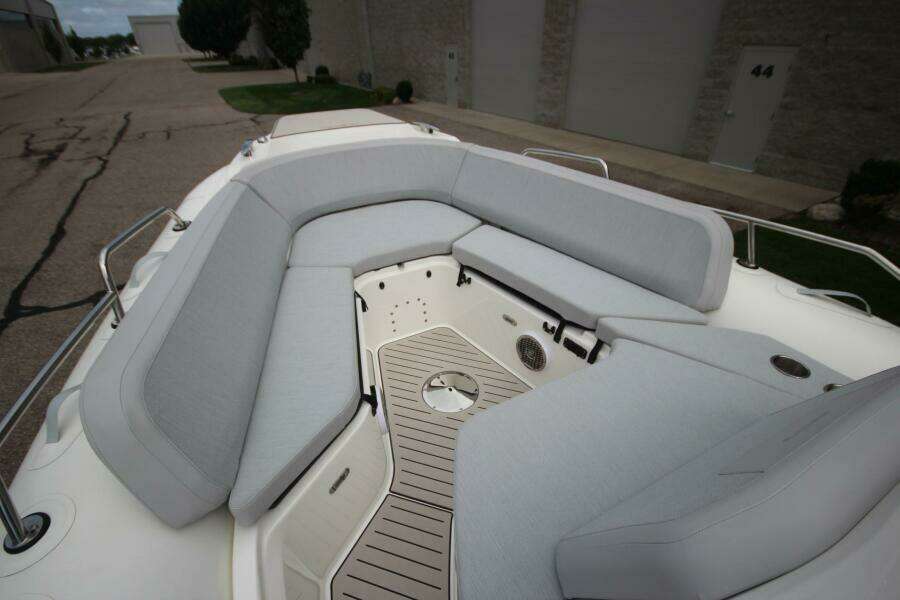 2024 Zodiac Medline 9 NEO