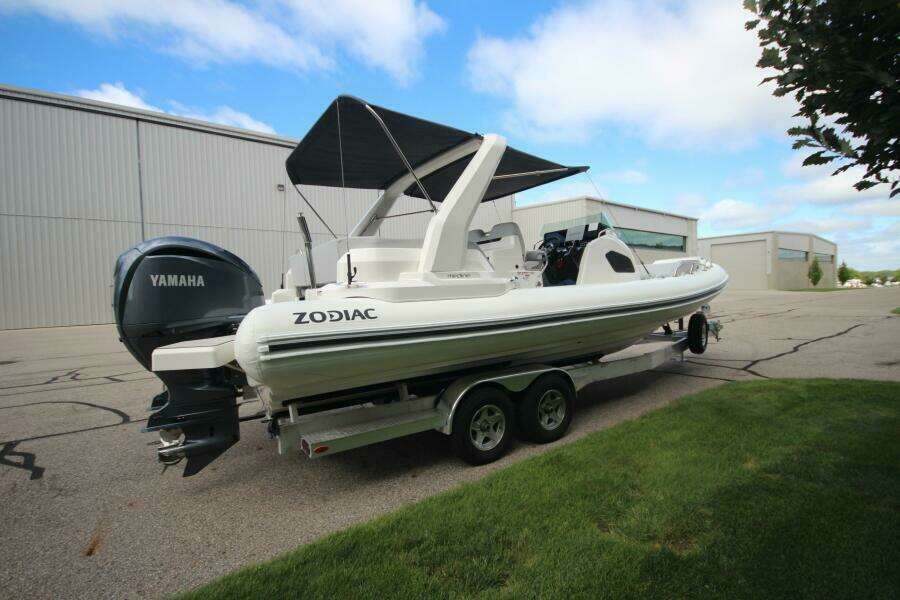 2024 Zodiac Medline 9 NEO