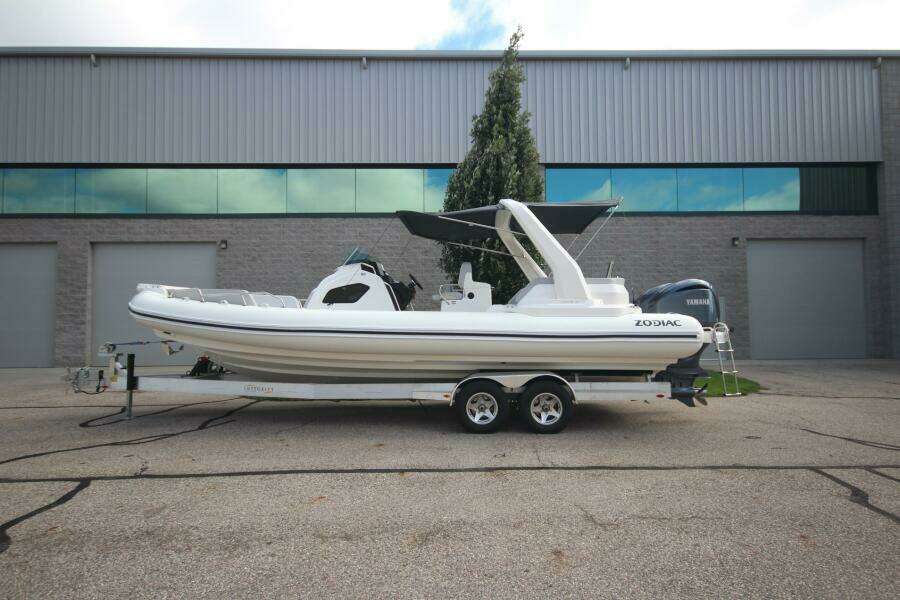 2024 Zodiac Medline 9 NEO