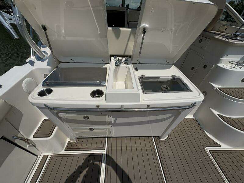 2009 Wellcraft 340 Coastal 