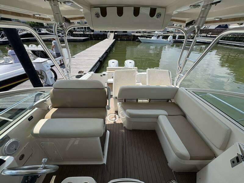 2009 Wellcraft 340 Coastal 