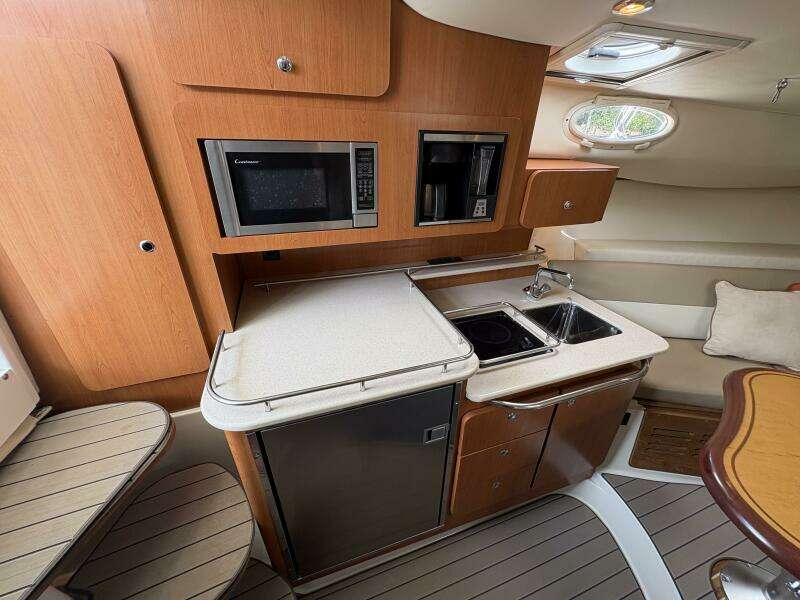 2009 Wellcraft 340 Coastal 