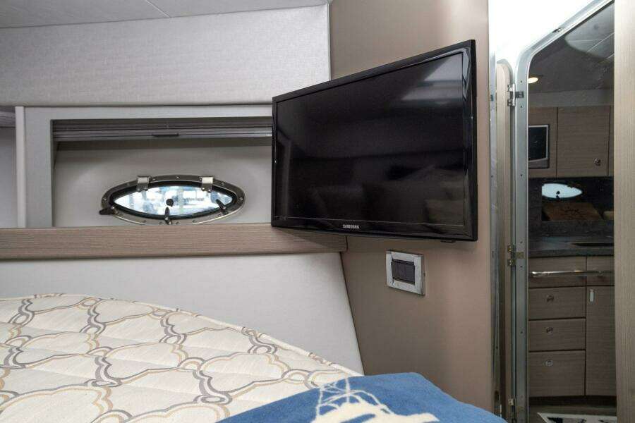 2018 Formula 37 Performance Cruiser