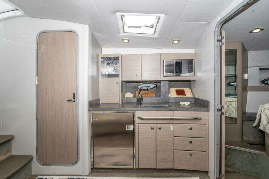 2018 Formula 37 Performance Cruiser