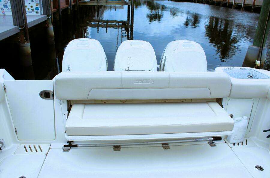 2017 Boston Whaler 345 Conquest