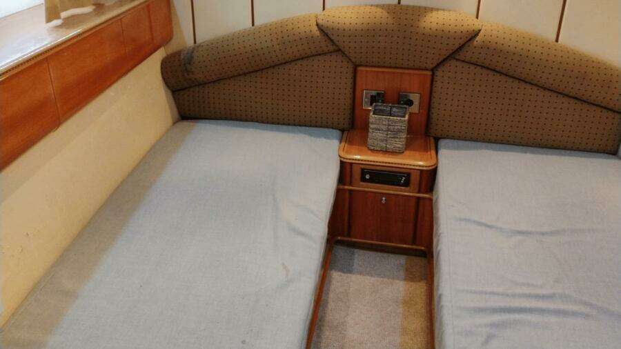 2001 Viking Princess 72
