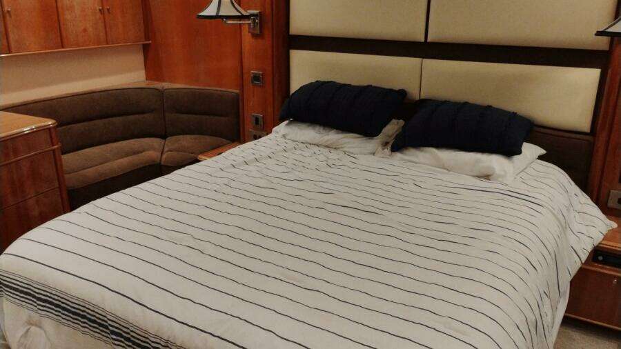 2001 Viking Princess 72