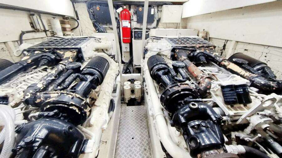 2001 Viking Princess 72